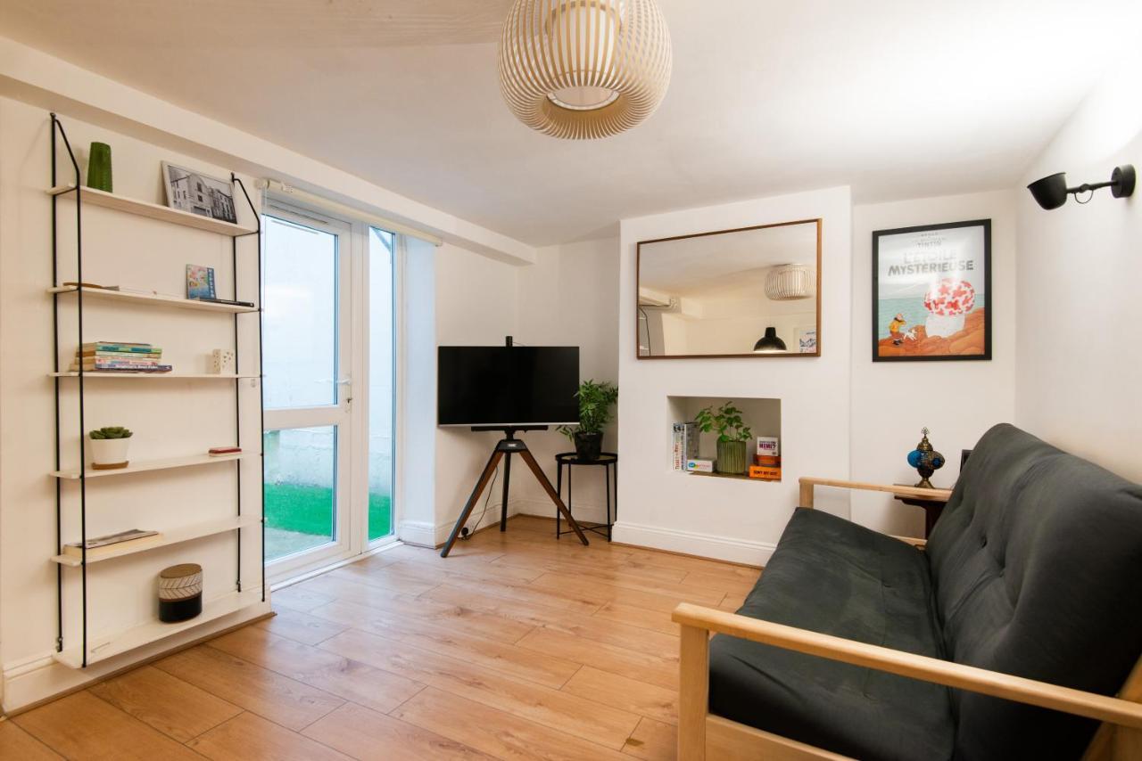 Stylish Underground Flat, 30s, Graffiti Yard * Brighton