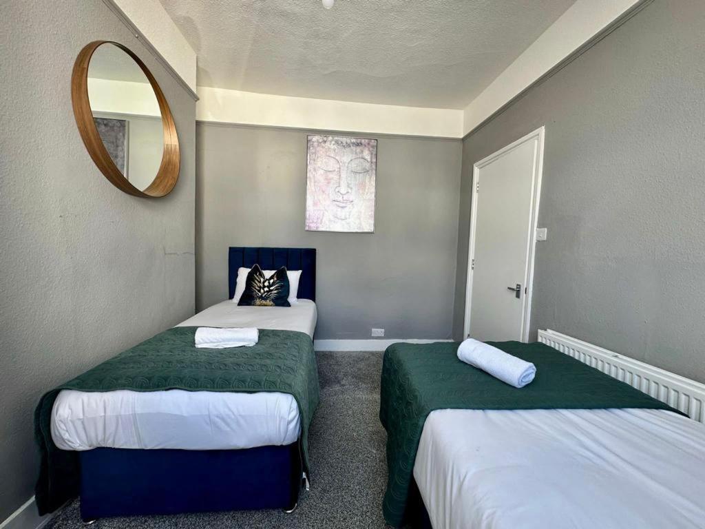 Apartment Flash Sale Train Station 3 Bedroom Flat Bn180alon Brighton