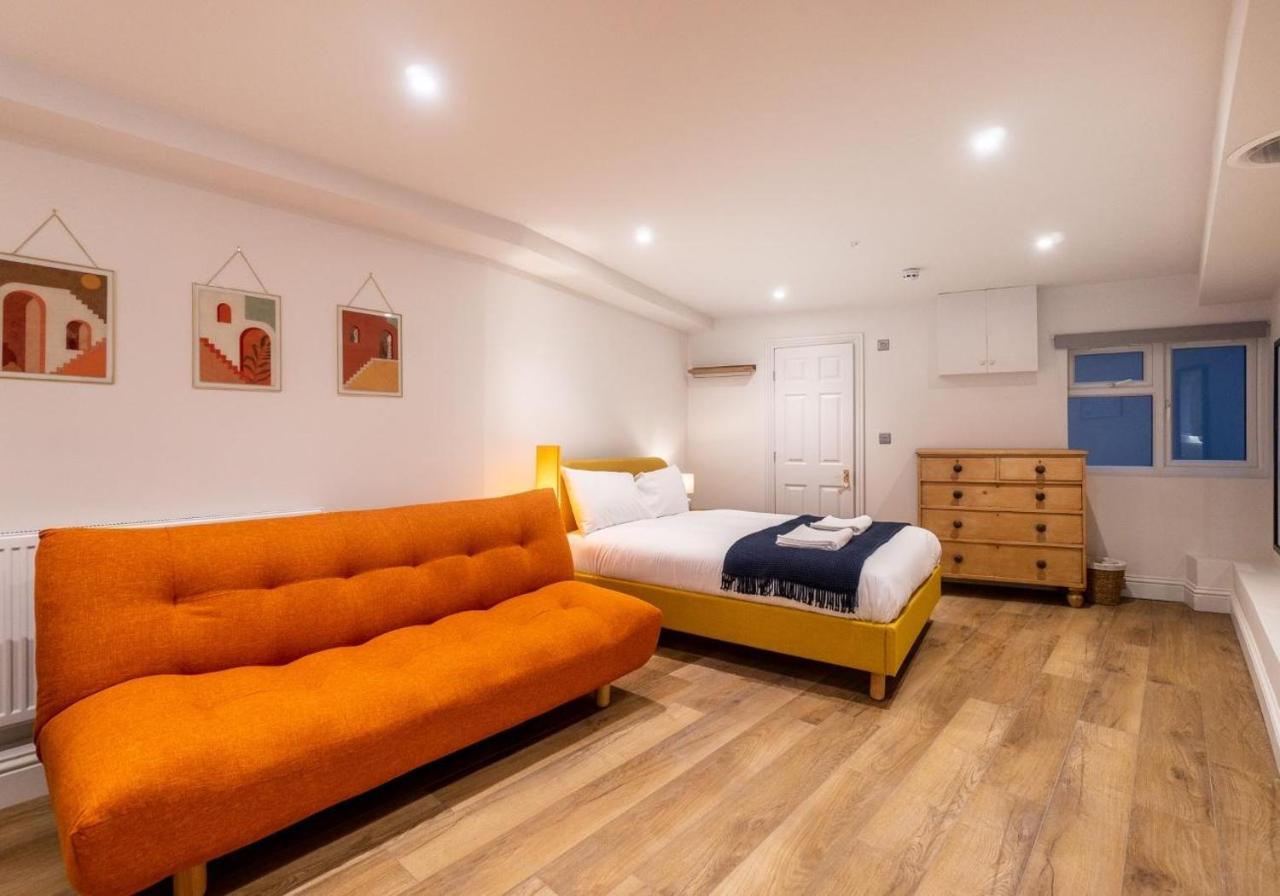 Narrow Studio By My Getaways Apartment