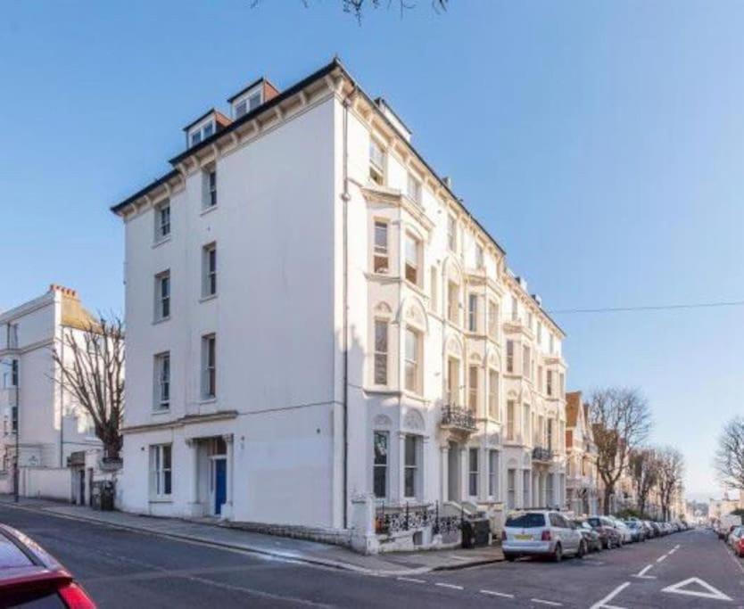 Beautiful Flat Perfect For A Seaside Break! Brighton