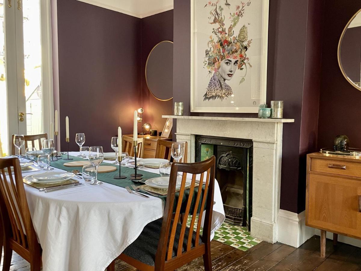 Holiday home Hummingbird House - 3 Double Bedrooms And Free Parking - By Crown Gardens Homes *