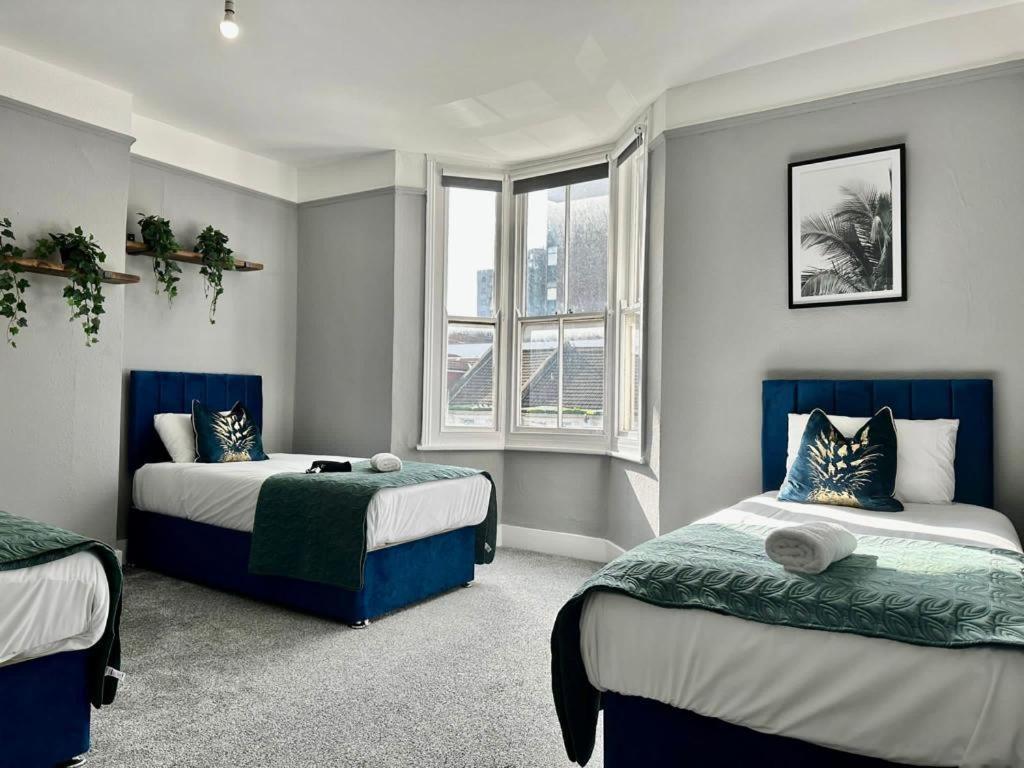 Flash Sale Train Station 3 Bedroom Flat Bn180alon Apartment *