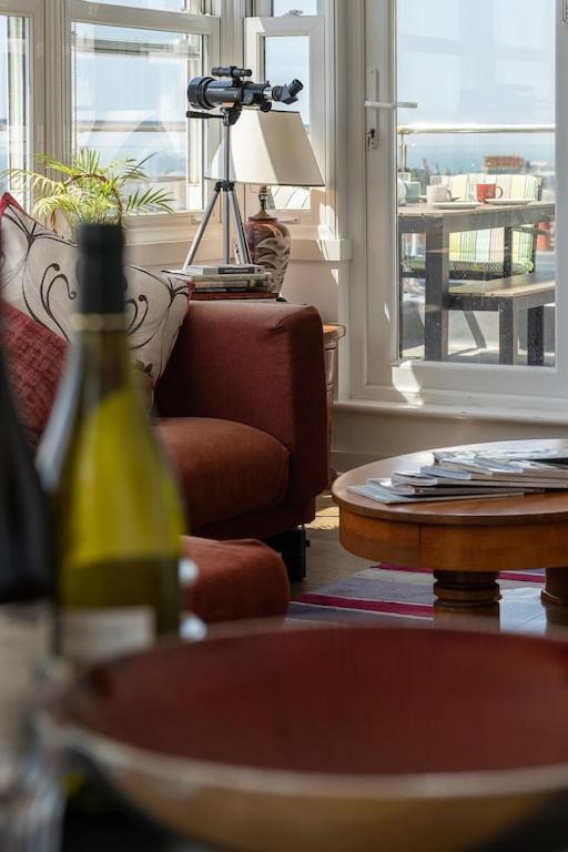 Seabrighton Penthouse With Private Sea View Roof Terraces *