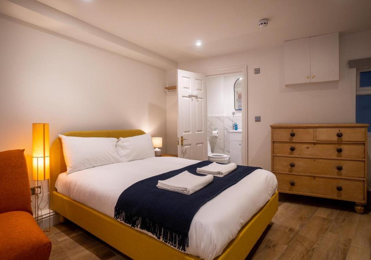 Narrow Studio By My Getaways Apartment
