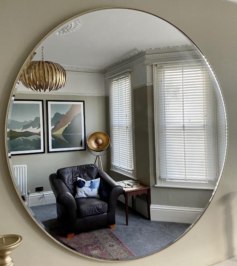Holiday home Hummingbird House - 3 Double Bedrooms And Free Parking - By Crown Gardens Homes Brighton