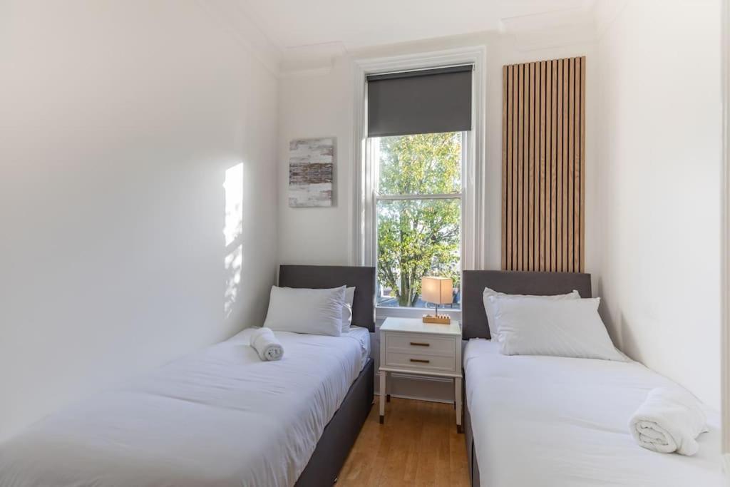 Victorian Work And Travel Close To Station Apartment Brighton