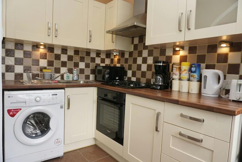 Lovely & Bright 1 Bedroom Near The * Brighton