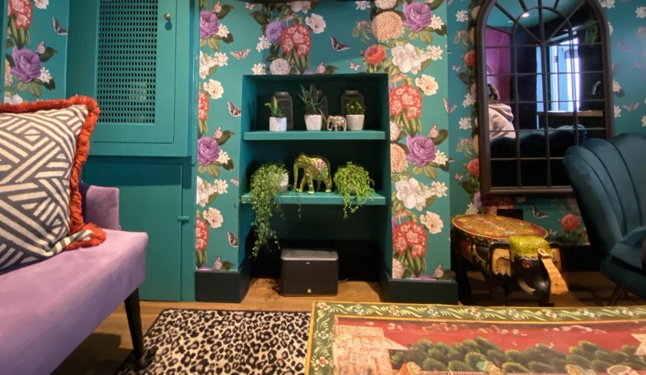 Birdcage Heritage - City Centre Vibrant Holiday home *