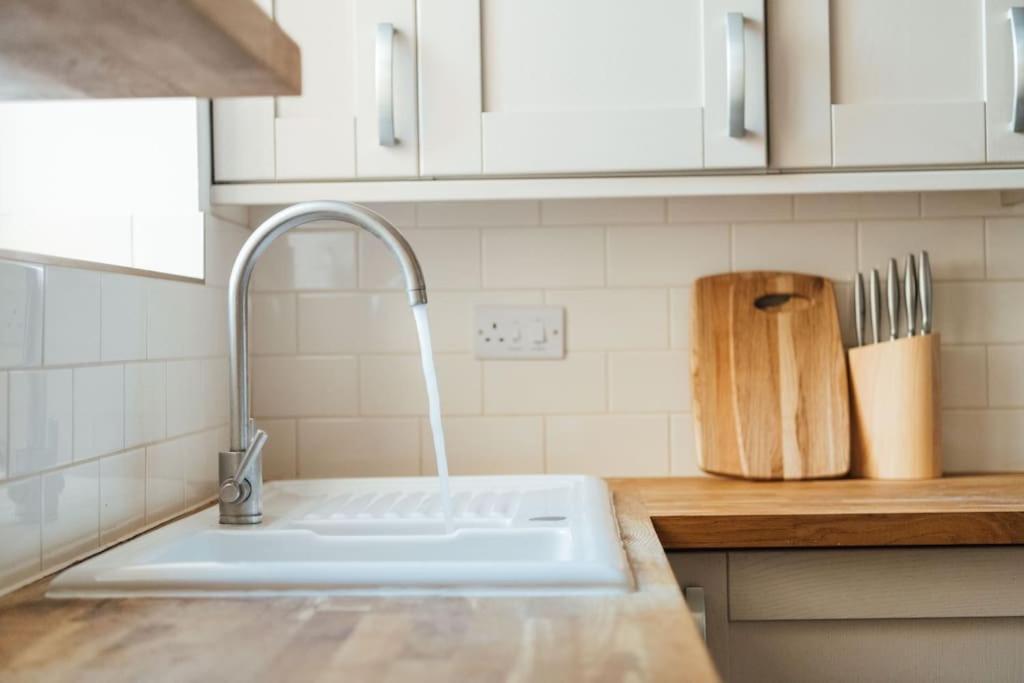 Stunning 4 Bedroom Victorian House * Brighton