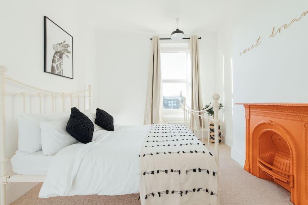 Stunning 4 Bedroom Victorian House Holiday home Brighton