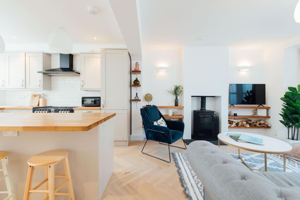 Stunning 4 Bedroom Victorian House Holiday home