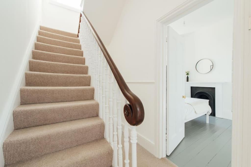 Stunning 4 Bedroom Victorian House Holiday home Brighton