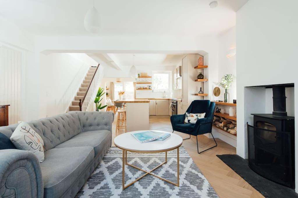 Stunning 4 Bedroom Victorian House * Brighton