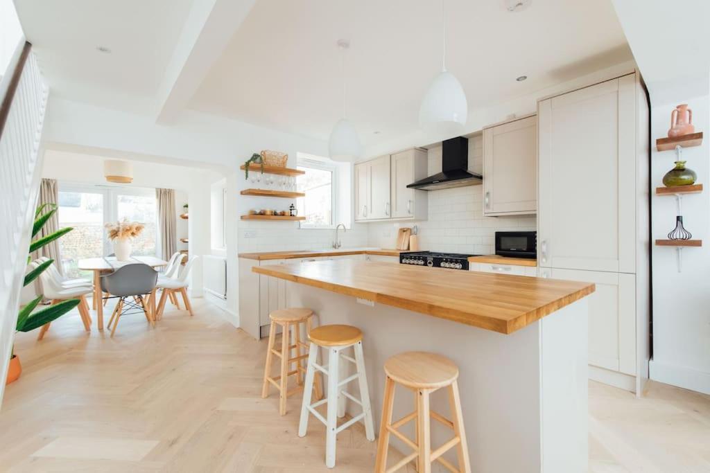 Stunning 4 Bedroom Victorian House Holiday home
