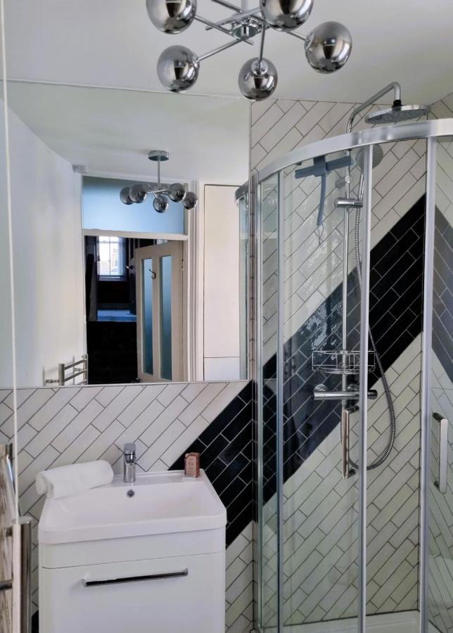 Hummingbird House - 3 Double Bedrooms And Free Parking - By Crown Gardens Homes Brighton