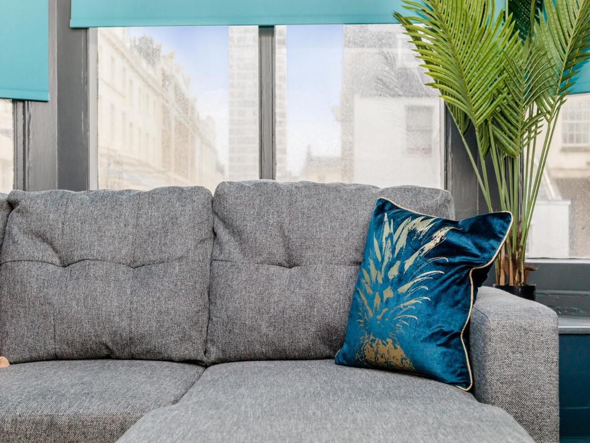 Your Central 5 Bedroom Flat *