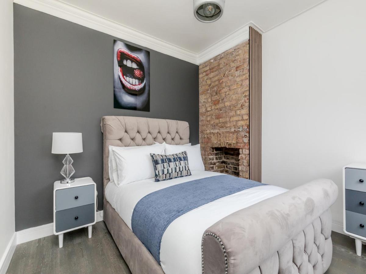 Your Central 5 Bedroom Flat Apartment *