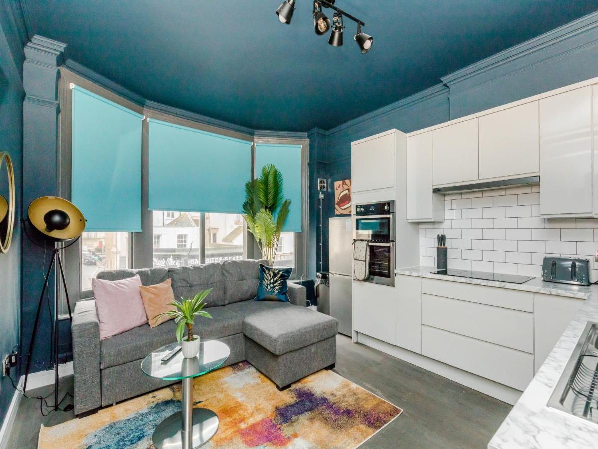 Apartment Your Central 5 Bedroom Flat