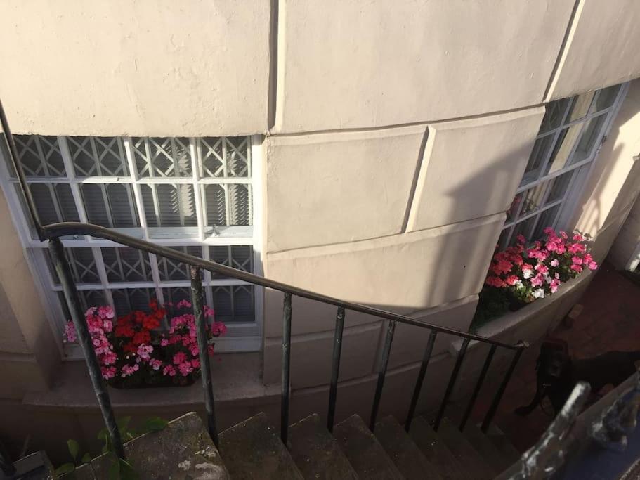 Regency Seafront Apartment *