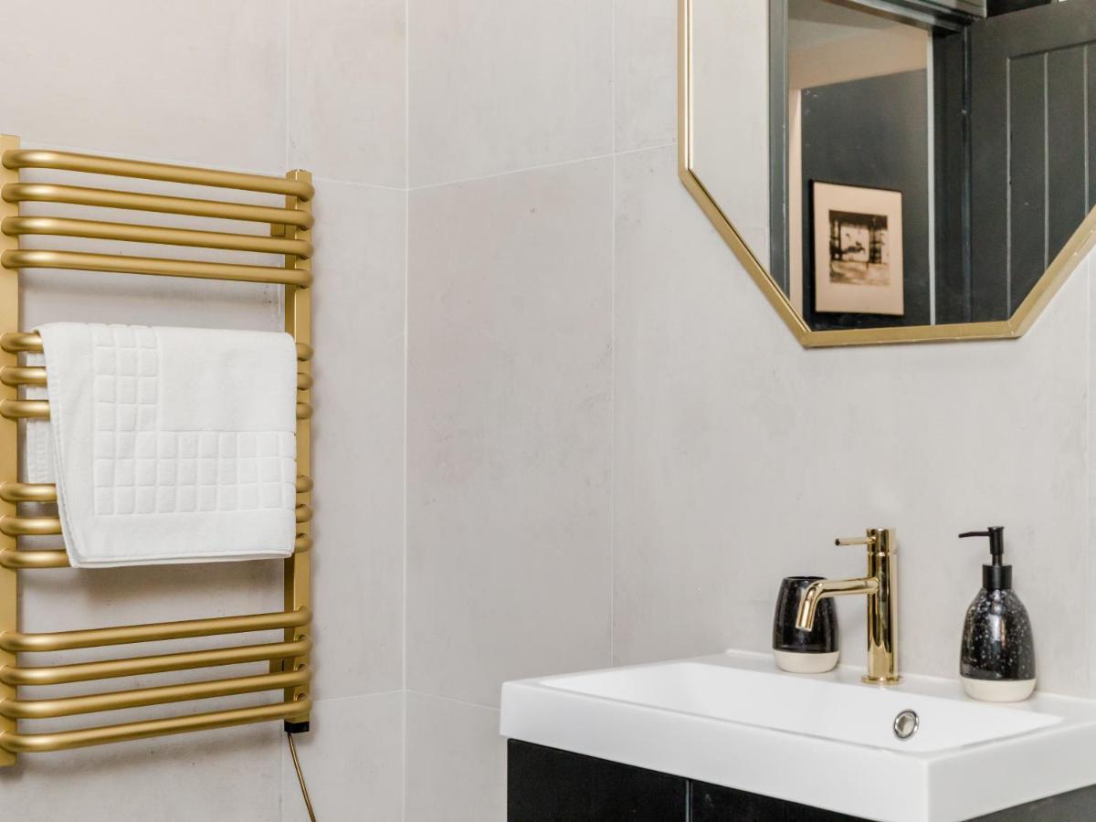 Apartment Your Central 5 Bedroom Flat *