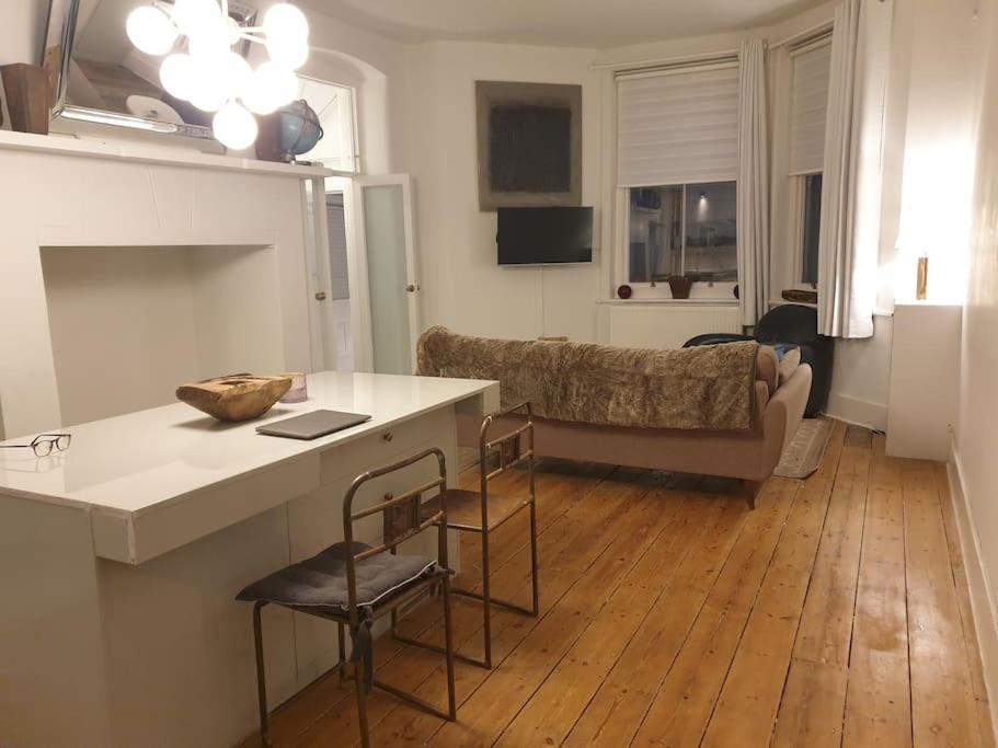 2 Spacious And Quiet One Bed In Central With Free Parking Brighton