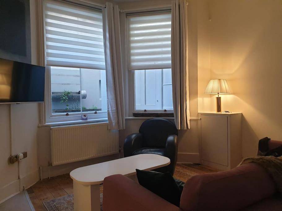 Apartment 2 Spacious And Quiet One Bed In Central With Free Parking Brighton