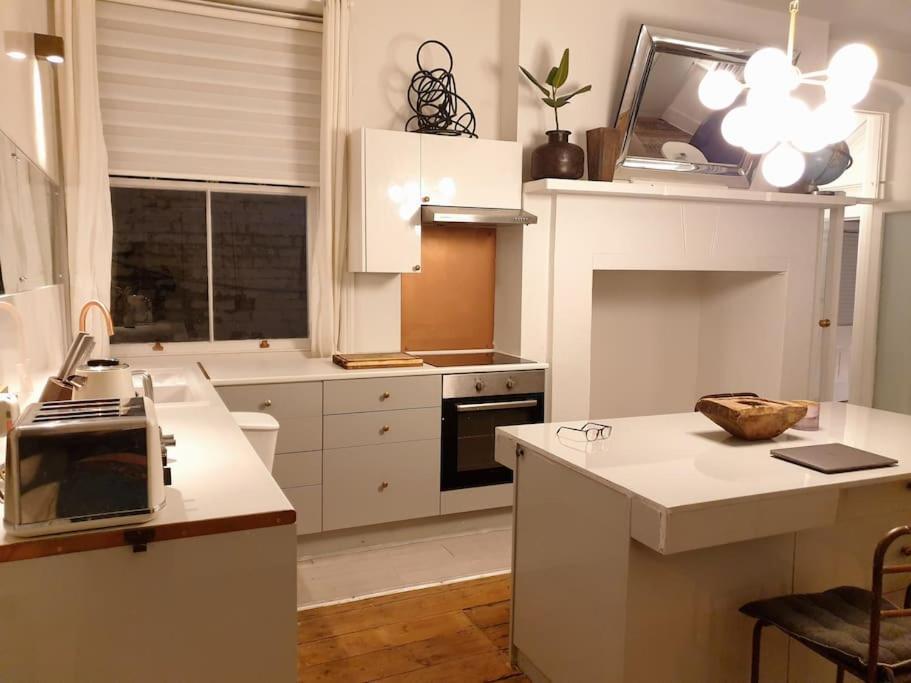 Apartment 2 Spacious And Quiet One Bed In Central With Free Parking Brighton