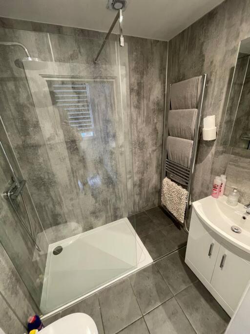Elegant Studio In - 5 Min Walk To - 10 Min To