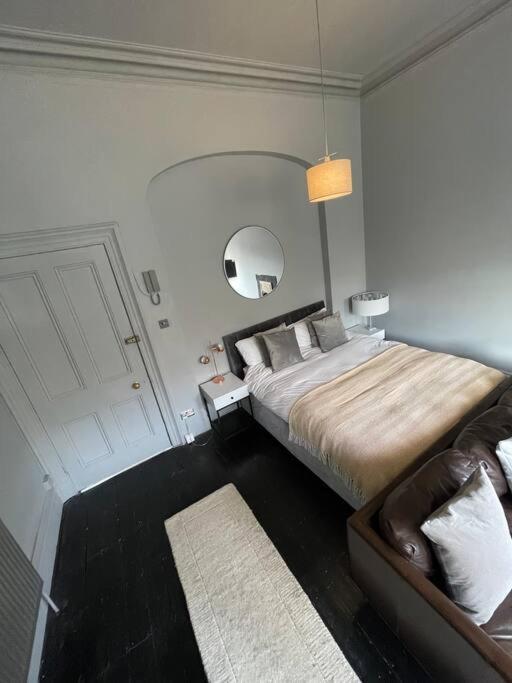 Elegant Studio In - 5 Min Walk To - 10 Min To