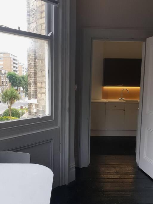 Elegant Studio In - 5 Min Walk To - 10 Min To Apartment