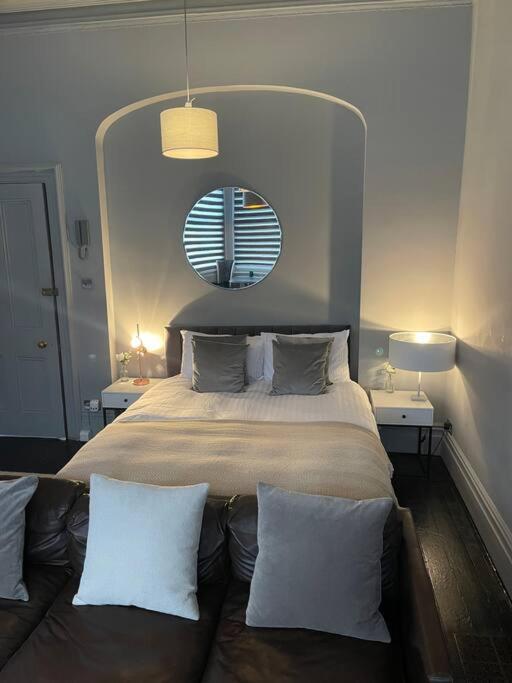 Elegant Studio In - 5 Min Walk To - 10 Min To *