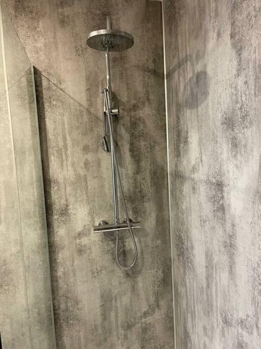 Apartment Elegant Studio In - 5 Min Walk To - 10 Min To