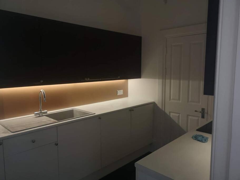 Elegant Studio In - 5 Min Walk To - 10 Min To *