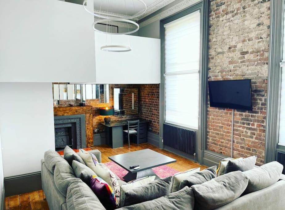 Apartment 22 Stunning Large Loft - Great Location - Free Onsite Parking - Garden View- Quiet Brighton