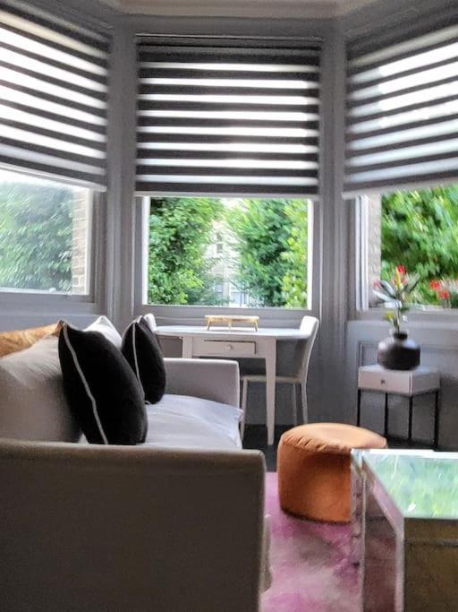 Apartment 9 Modern Classic - Spacious One Bed - Great Location - Free Onsite Parking - Comfy Bed Brighton