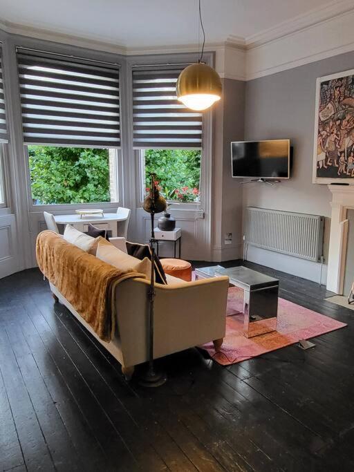9 Modern Classic - Spacious One Bed - Great Location - Free Onsite Parking - Comfy Bed Apartment Brighton