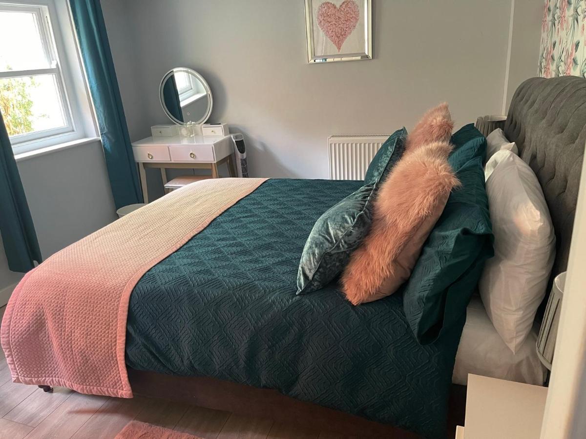 Apartment Entire 2 Bed Flat With Garden, Located Near Beach Brighton