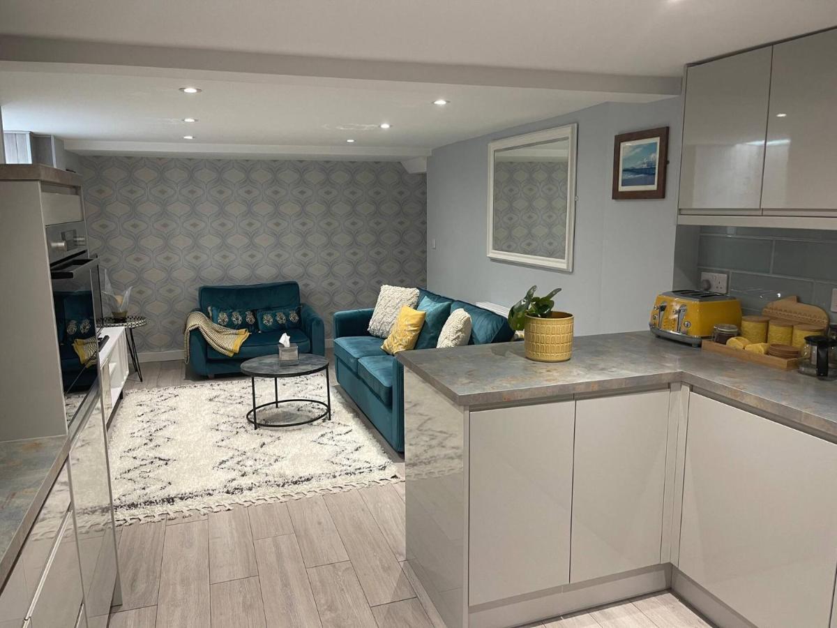 Entire 2 Bed Flat With Garden, Located Near Beach Apartment Brighton