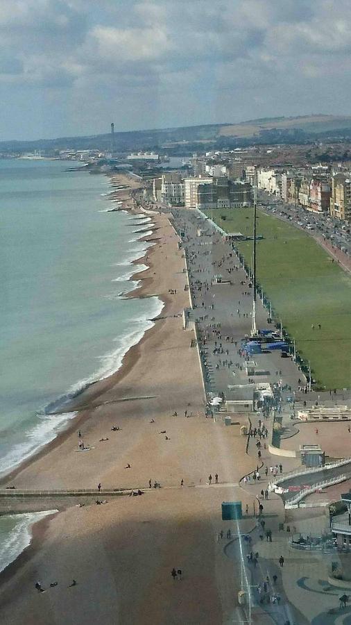Entire 2 Bed Flat With Garden, Located Near Beach