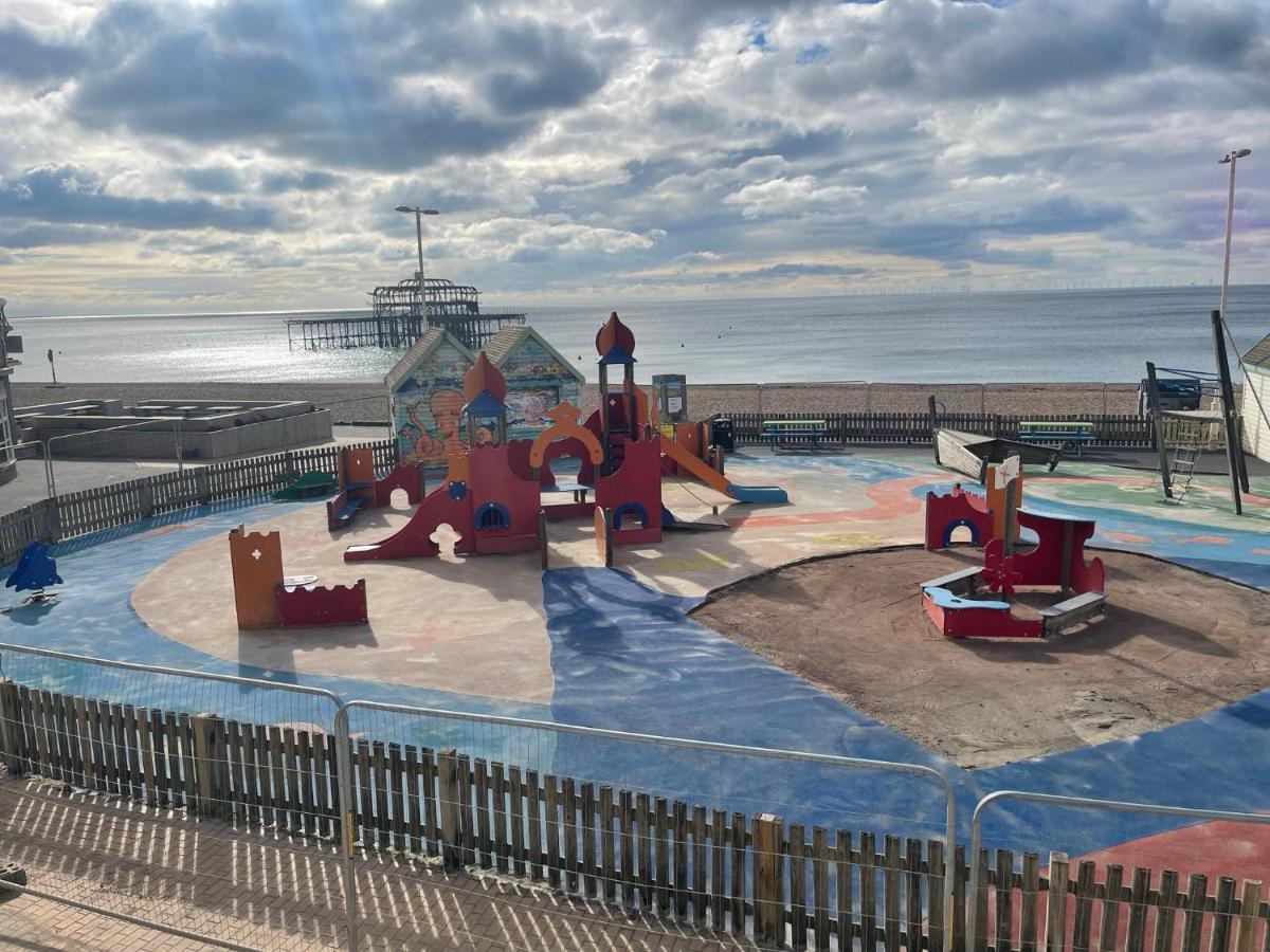 Entire 2 Bed Flat With Garden, Located Near Beach