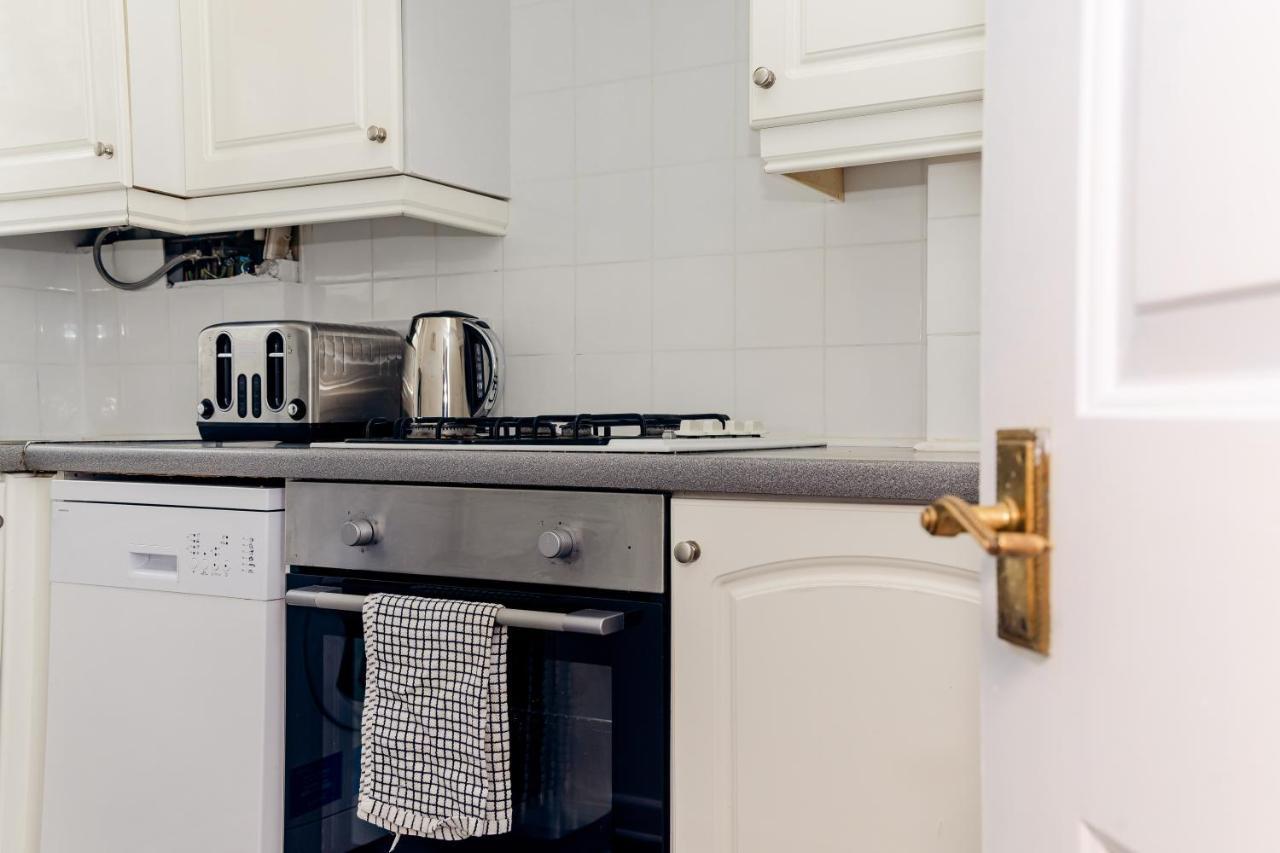Flash Sale Free Parking I Next To I 2 Bedroom Mews House Brighton