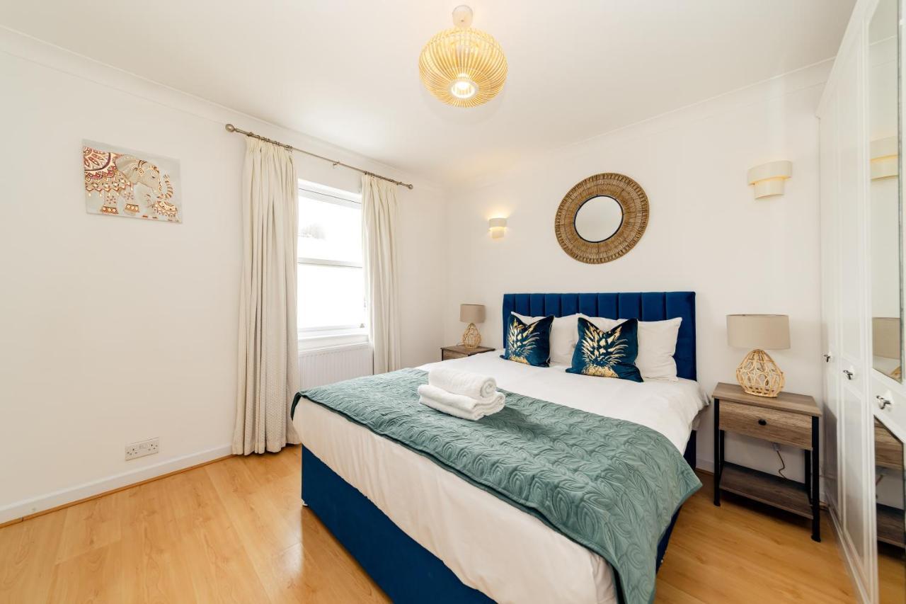 Flash Sale Free Parking I Next To I 2 Bedroom Mews House Holiday home