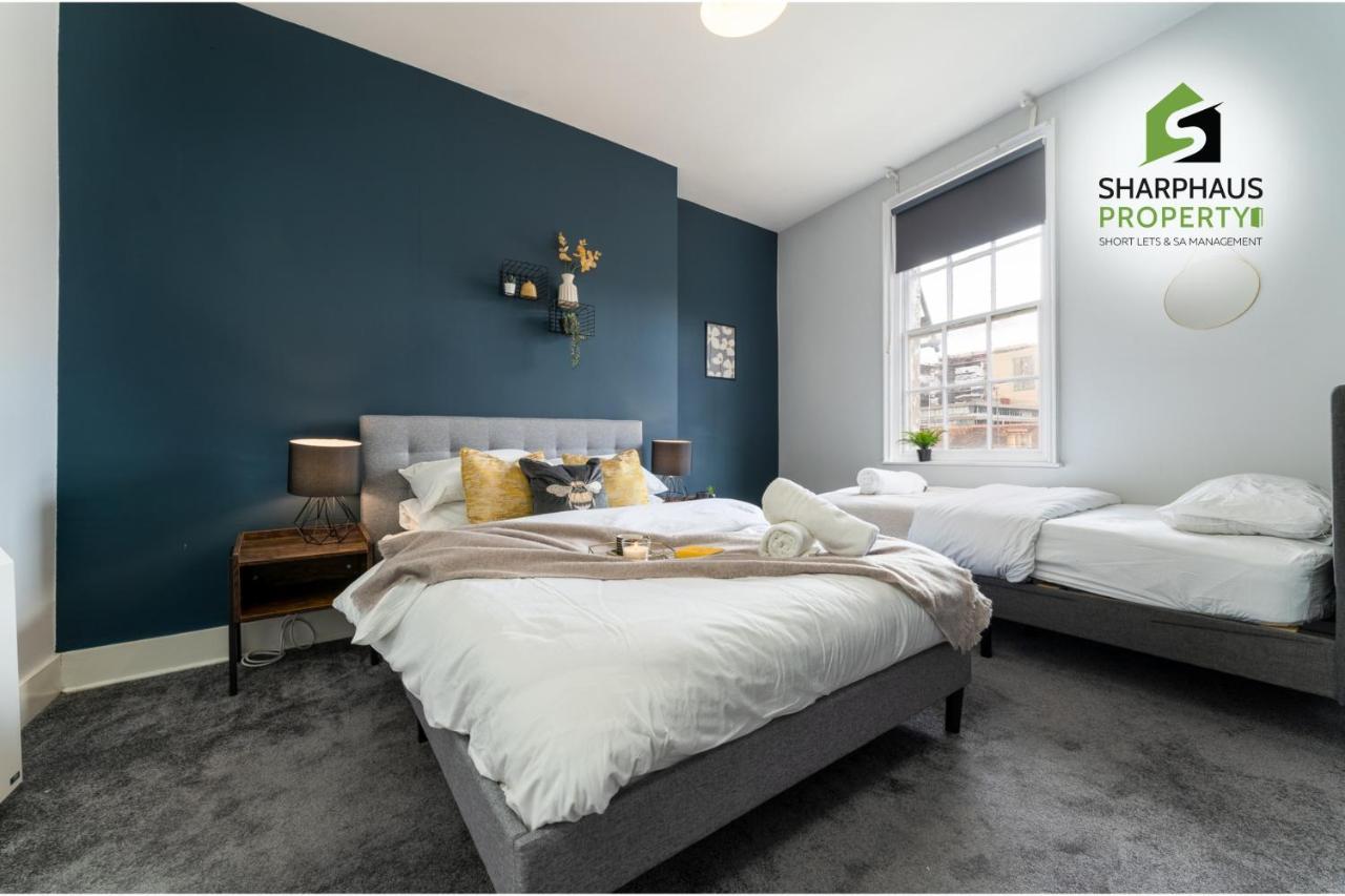 Spacious 3-bed With Breathtaking Pavilion Views By Sharphaus Short Lets & Serviced Management Apartment