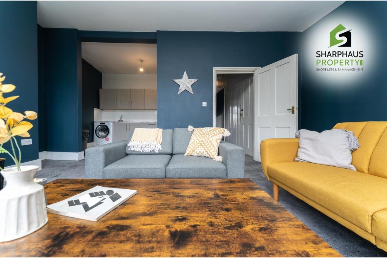 Spacious 3-bed With Breathtaking Pavilion Views By Sharphaus Short Lets & Serviced Management Apartment