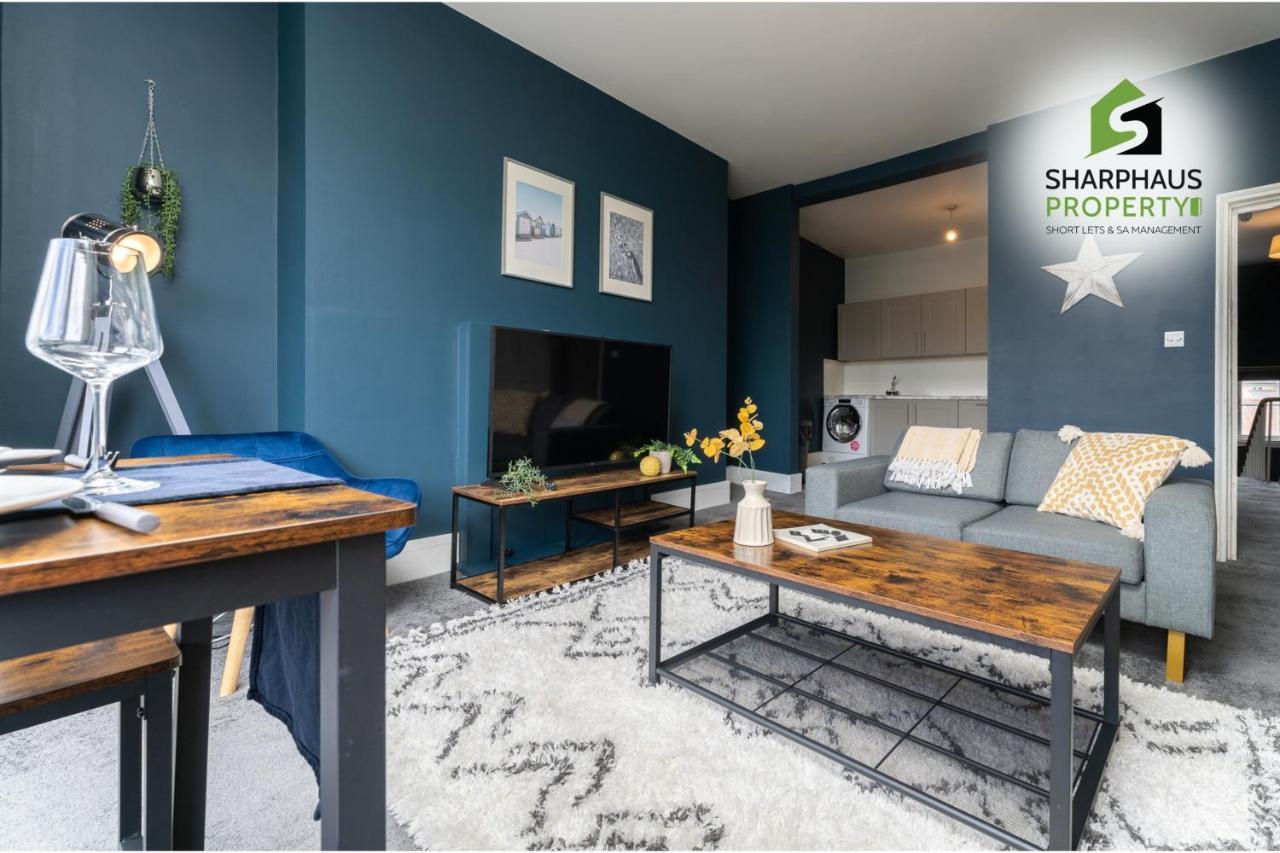 Apartment Spacious 3-bed With Breathtaking Pavilion Views By Sharphaus Short Lets & Serviced Management *