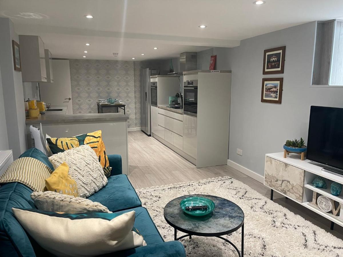Apartment Entire 2 Bed Flat With Garden, Located Near Beach Brighton