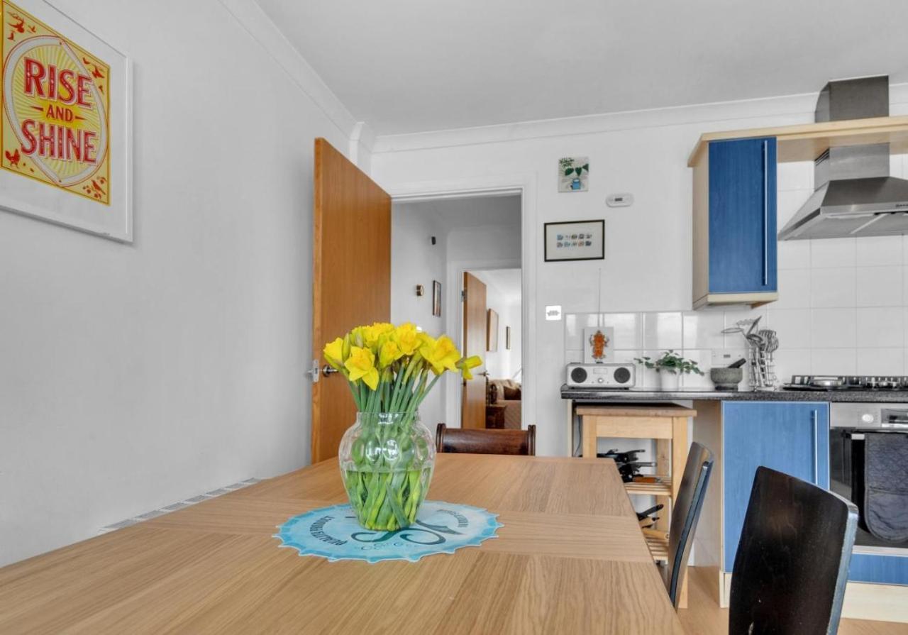 Holiday home Golden Sunset House With Free Parking By My Getaways