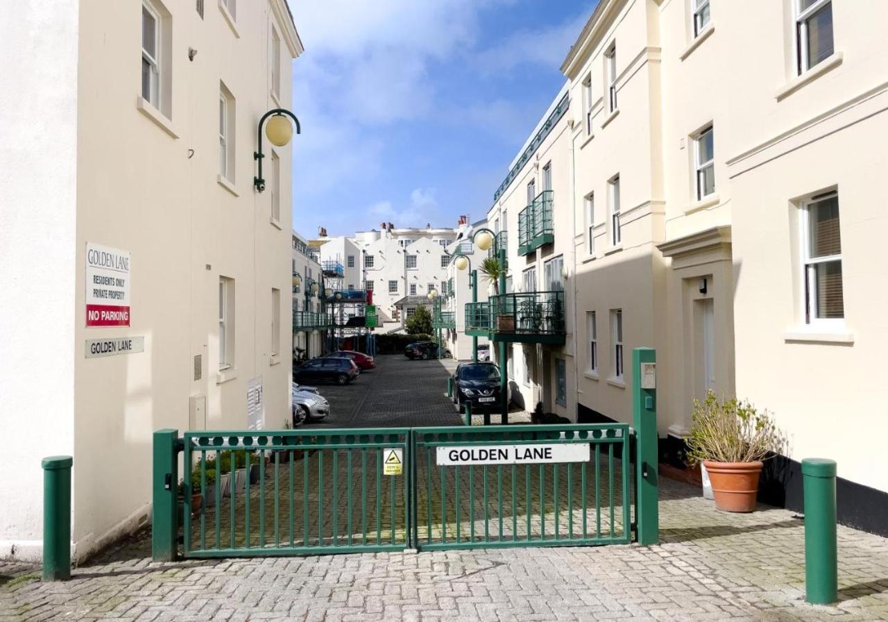 Golden Sunset House With Free Parking By My Getaways Holiday home Brighton