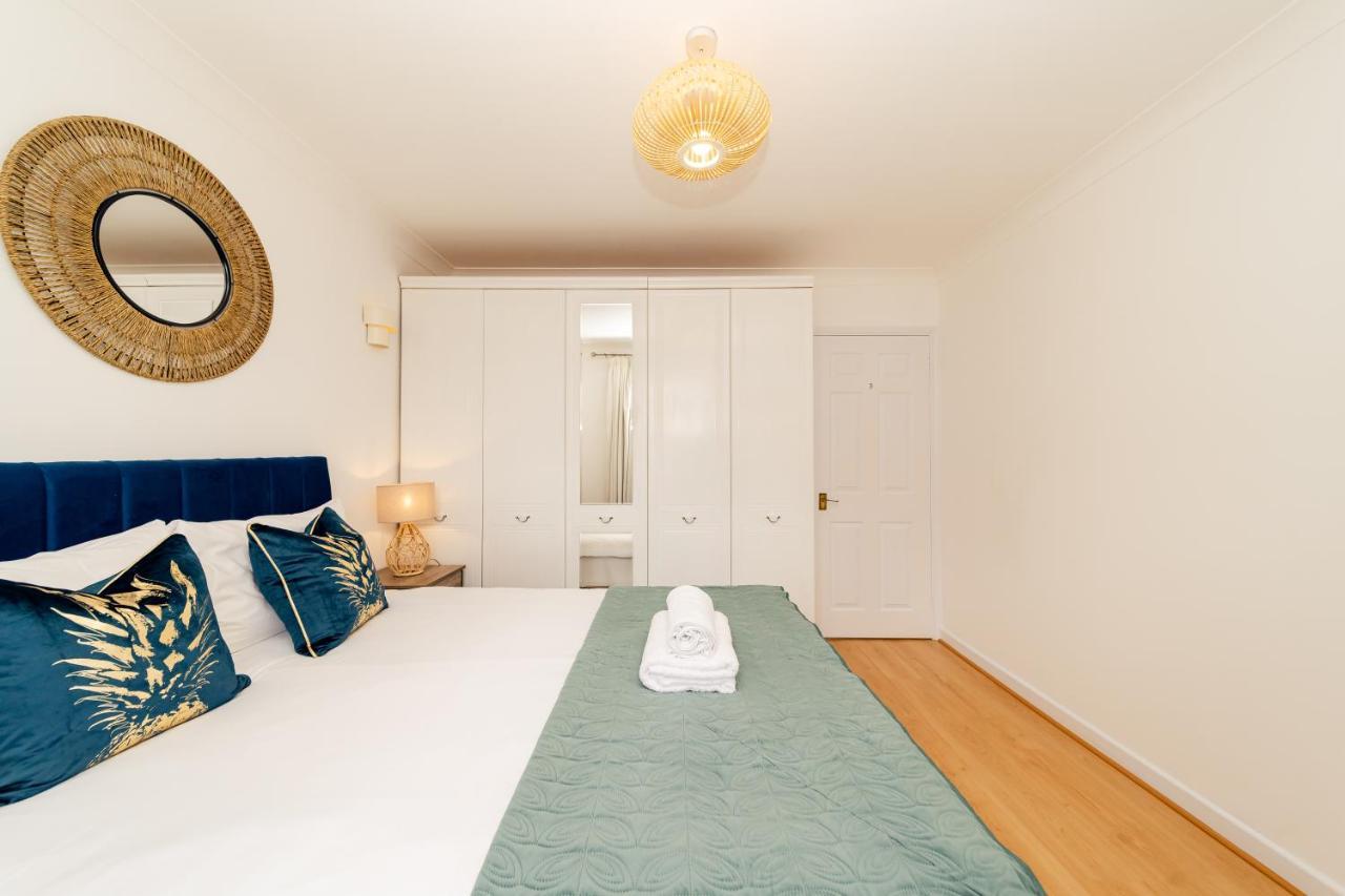 Flash Sale Free Parking I Next To I 2 Bedroom Mews House Holiday home