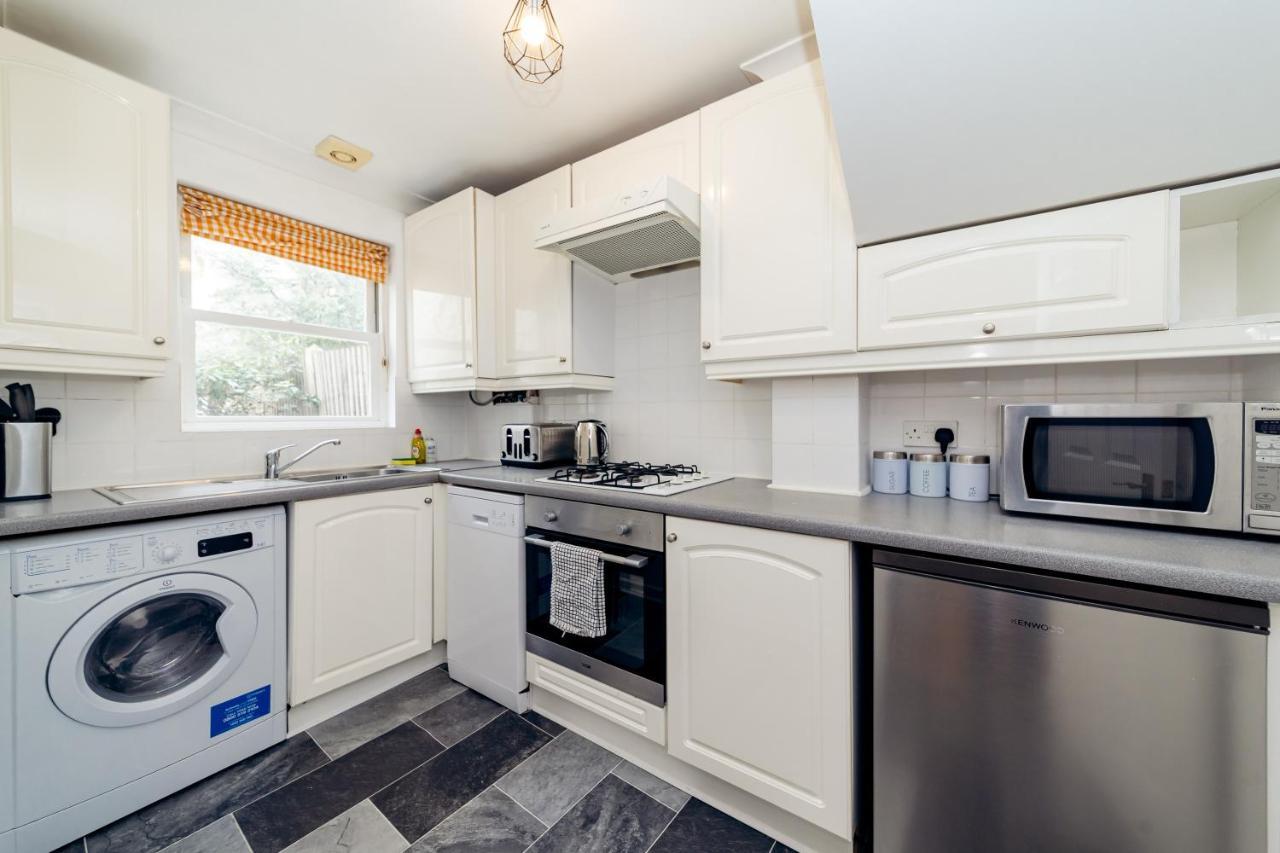 Flash Sale Free Parking I Next To I 2 Bedroom Mews House Holiday home Brighton